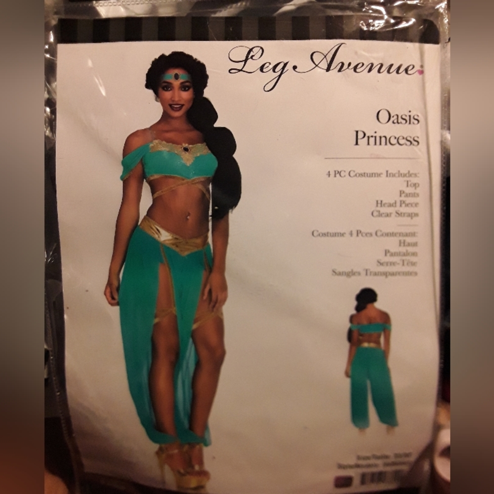 Leg Avenue Jasmine Costume with wig